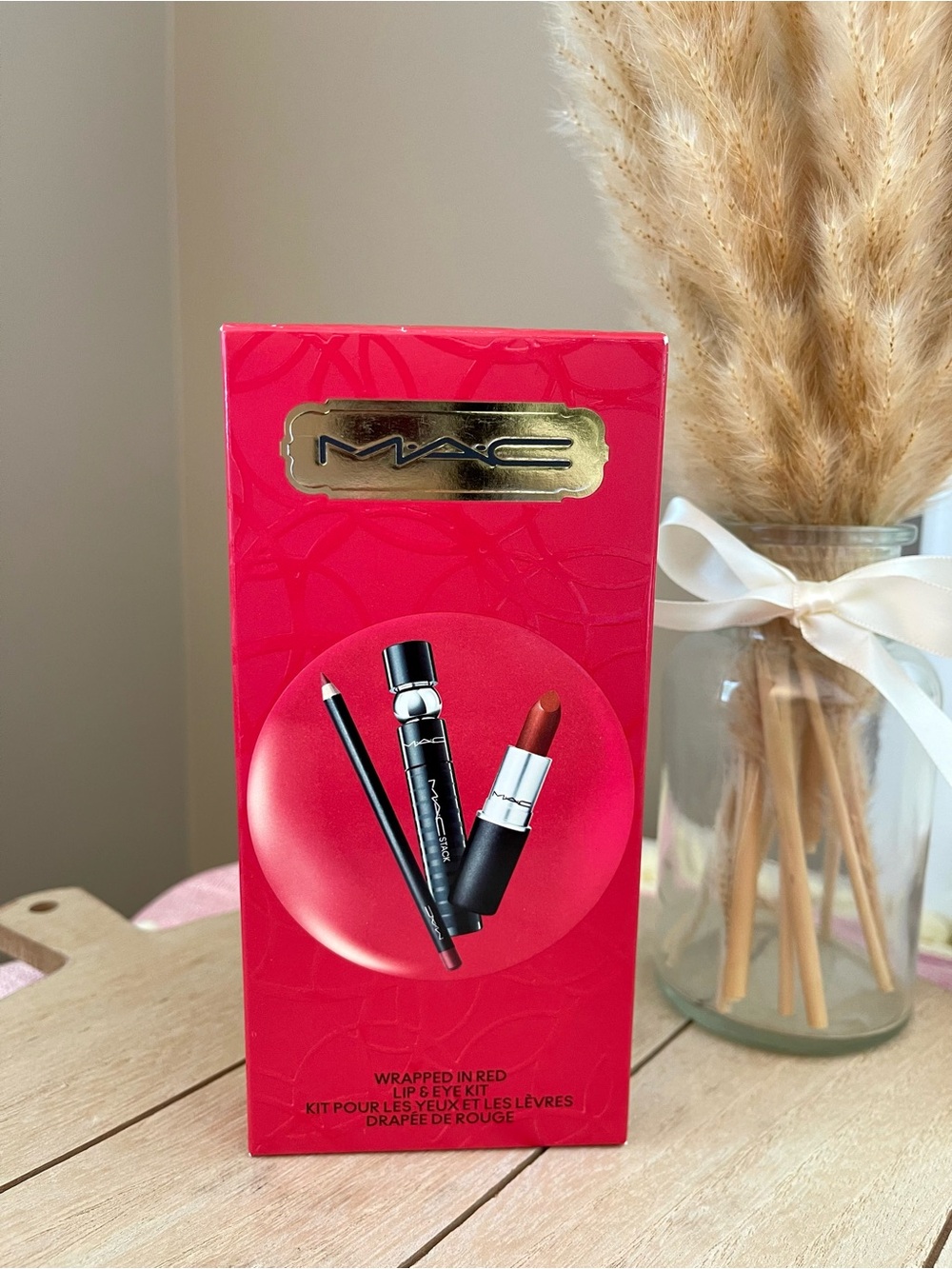 MAC Wrapped in Red Lip & Eye Kit – 3-Piece Set - New & BNIB (Brand New in Box)